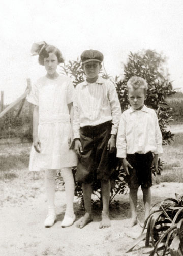 Lillie, Chester and Gene Halley