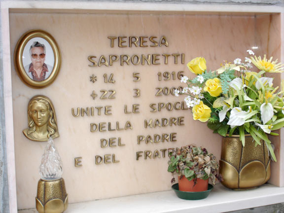 Head stone of Teresa